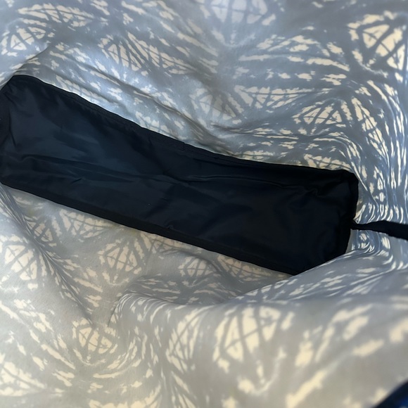 Roxy Tote- NWOT - Picture 6 of 9